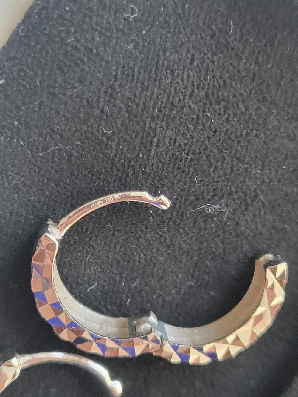 18 KT White Gold Diamond Cut Infinity Earrings